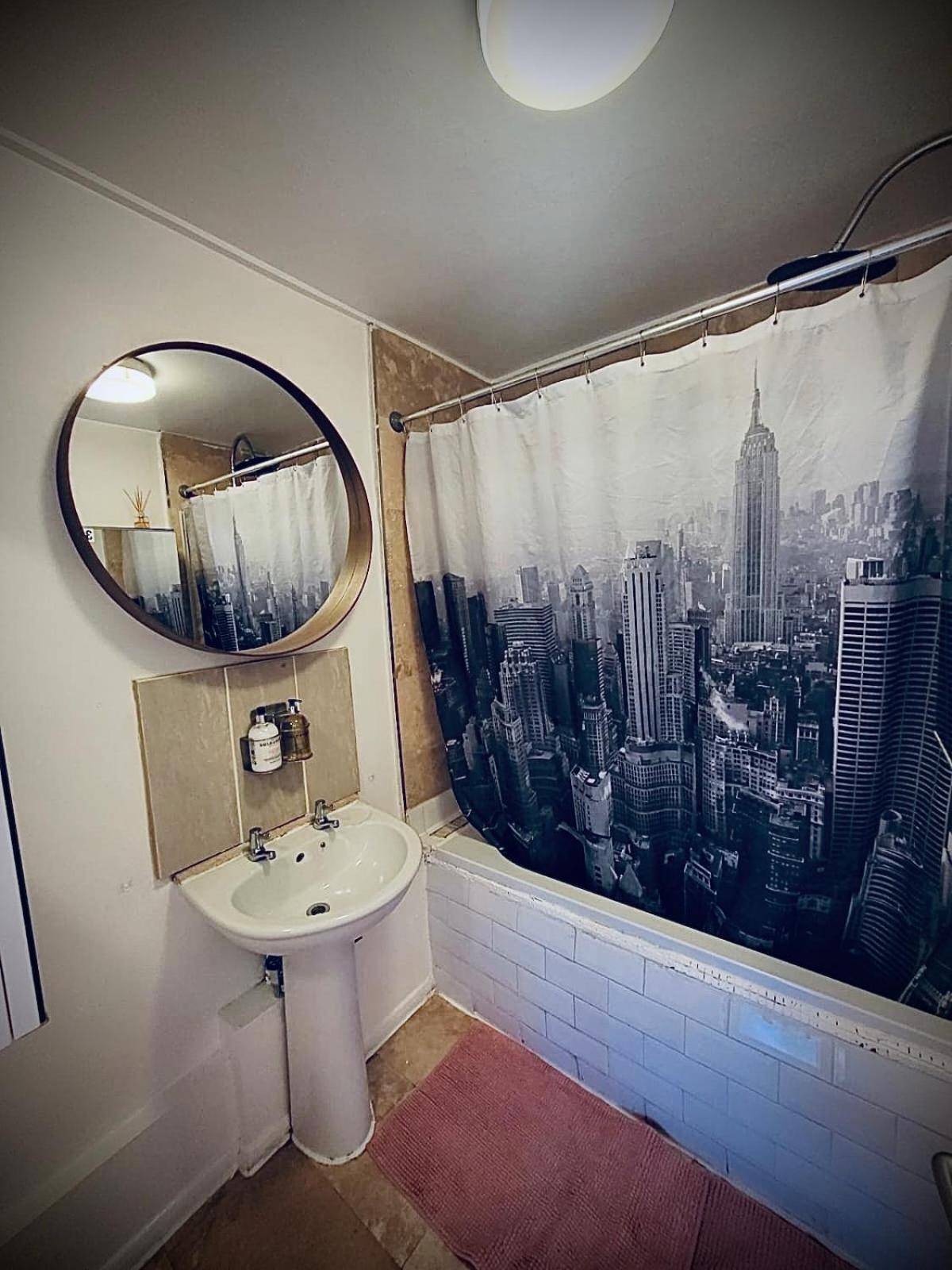 런던 R3 Superking Sized Bed & 75" Tv On The Wall In Clapham 아파트 외부 사진